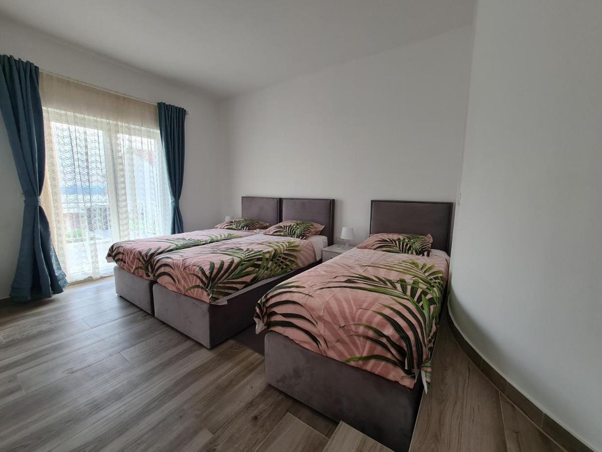 Apartments Elizabeta Драмал Екстериор снимка