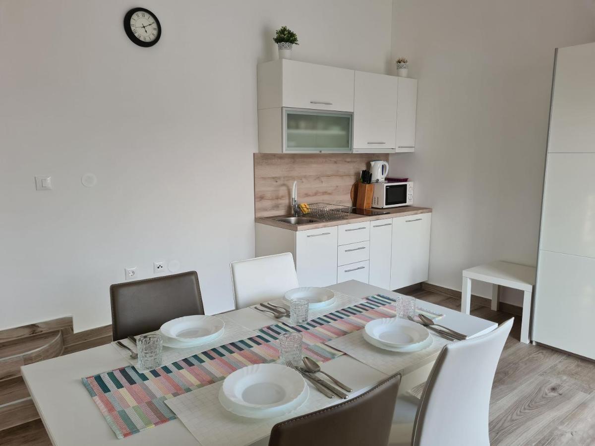 Apartments Elizabeta Драмал Екстериор снимка