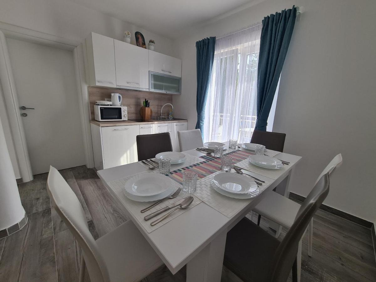 Apartments Elizabeta Драмал Екстериор снимка