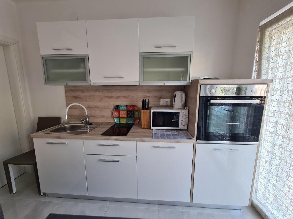 Apartments Elizabeta Драмал Екстериор снимка